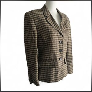 Vintage Jones New York houndstooth blazer. Size: 4